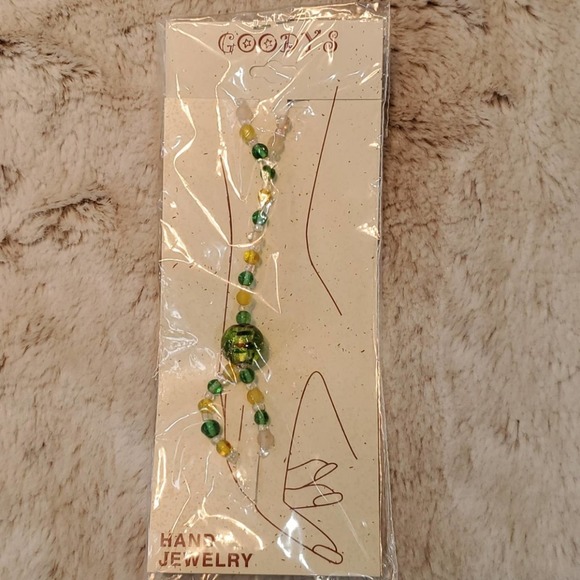 Boutique Green Accent Fashion Hand Wrist Beaded Jewelry - Picture 1 of 4